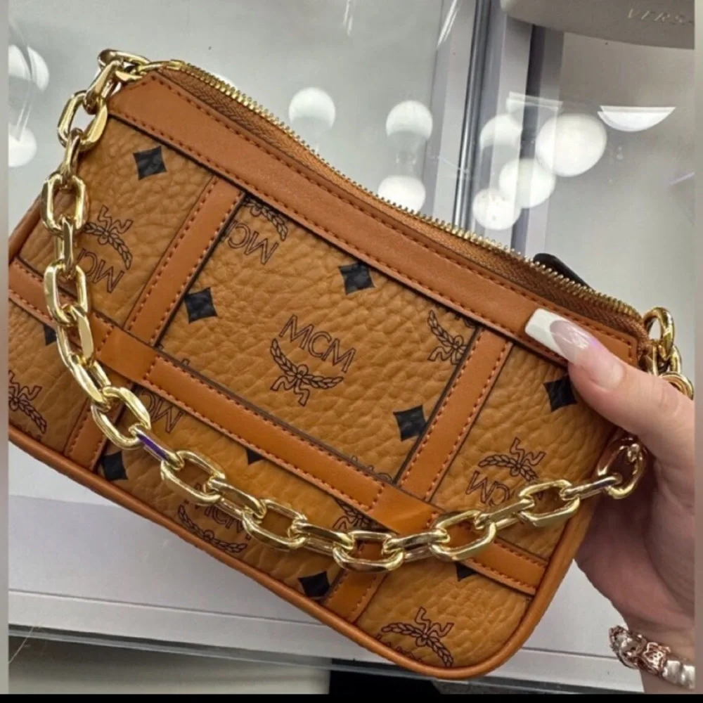 SALE rare mcm aren gold chain crossbody purse - Picture 4 of 9
